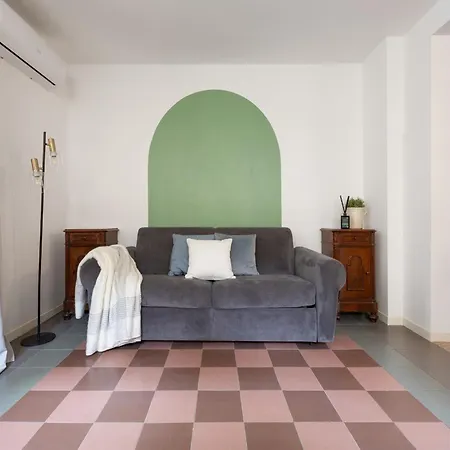 The Rent - Large A Few Steps From The Trevi Fountain Apartment Rome