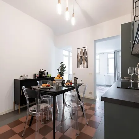 The Rent - Large A Few Steps From The Trevi Fountain Apartment *